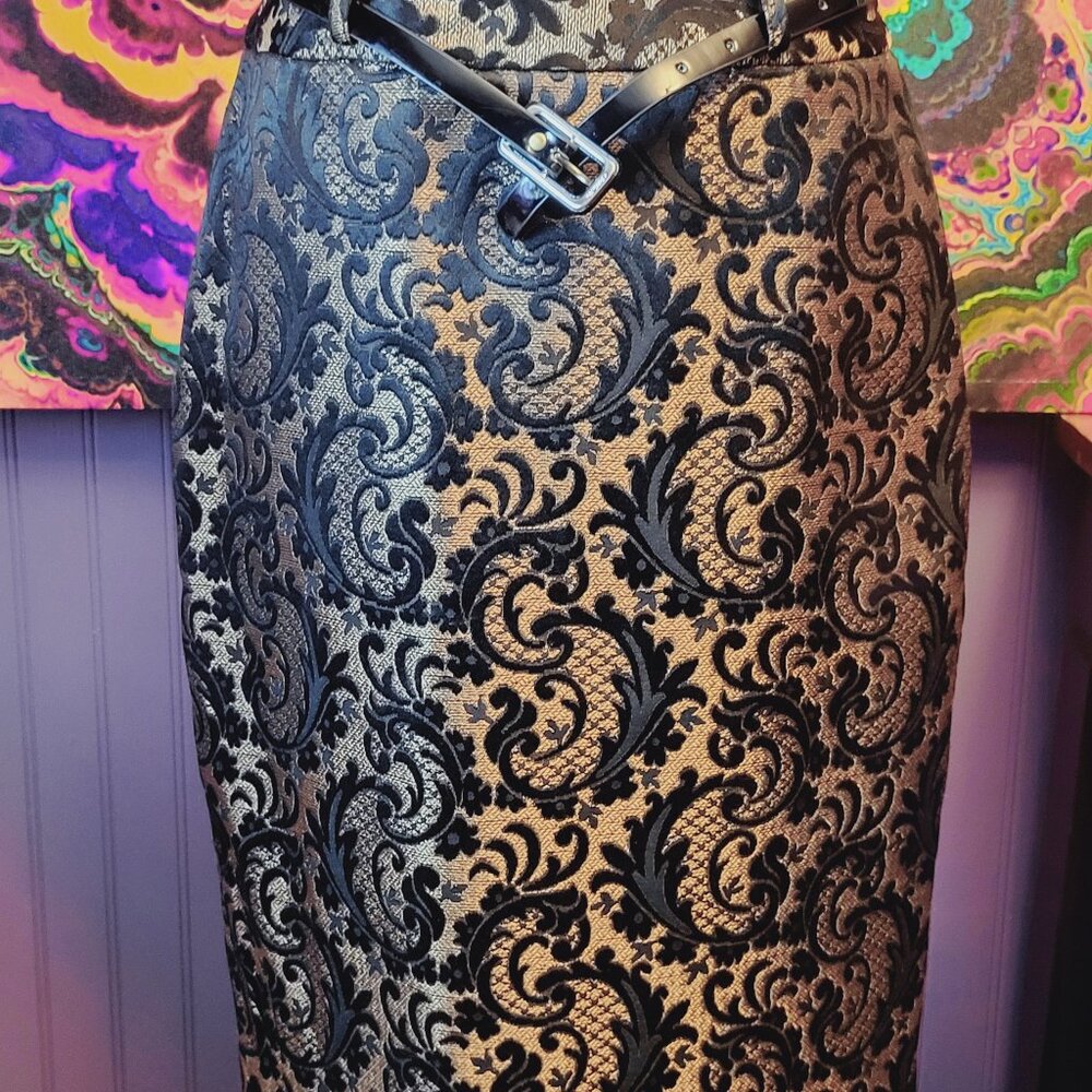 Worthington ~ Sz 4 ~ Fully Lined, Below Knee Skirt ~ Excellent Condition